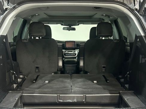 Used 2022 Ford Explorer XLT w/ Equipment Group 202A AWD/4WD image 42