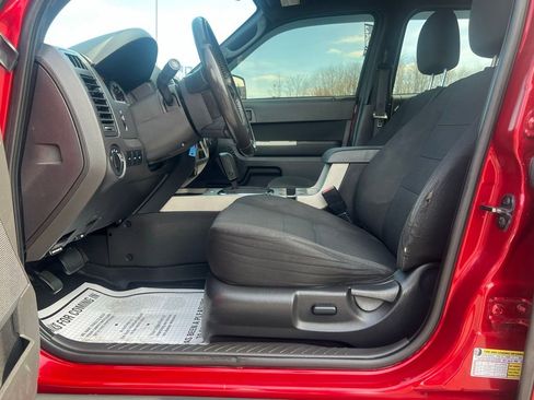 Used 2010 Ford Escape XLT image 19