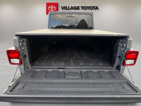 Used 2021 Jeep Gladiator Sport AWD/4WD image 15