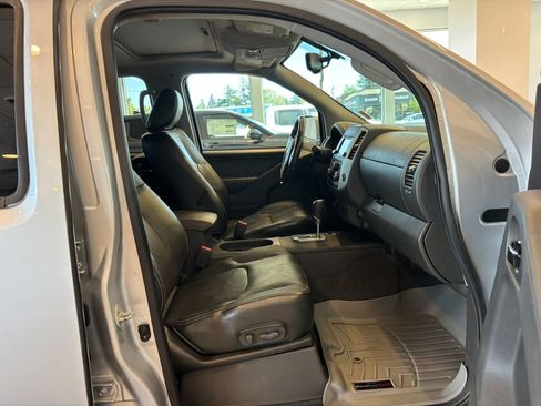 Used 2021 Nissan Frontier PRO-4X w/ Pro-4x Utility Package AWD/4WD image 23