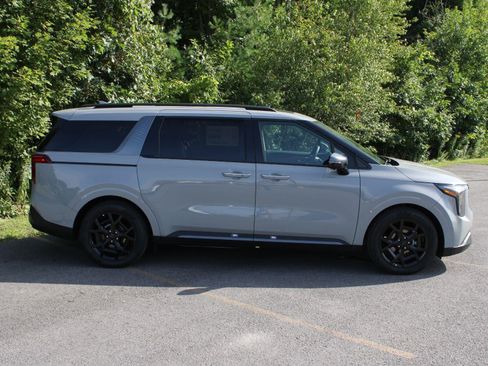 New 2027 Kia Carnival SX w/ Dark Edition Package FWD image 4