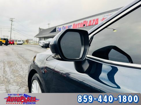 Used 2020 Toyota Camry XLE w/ Navigation Package image 19
