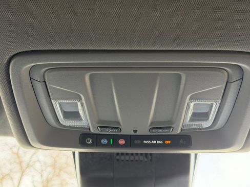 Used 2025 GMC Sierra 1500 SLT w/ SLT Premium Package image 27