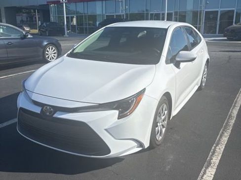 Used 2025 Toyota Corolla LE FWD image 1