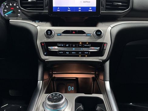 Used 2024 Ford Explorer XLT w/ Equipment Group 202A image 24