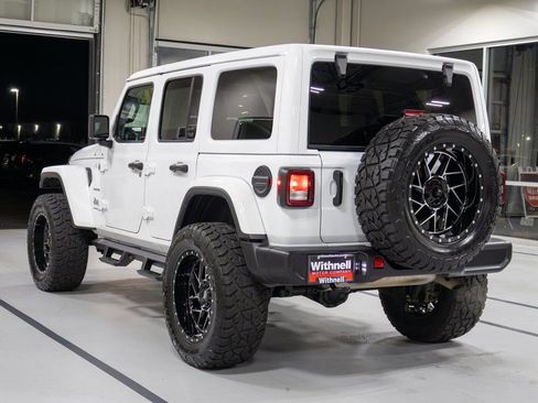 Used 2023 Jeep Wrangler Sahara image 9