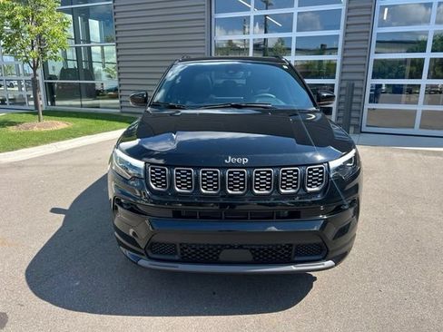 Used 2024 Jeep Compass Limited w/ High Altitude Package AWD/4WD image 2