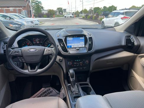 Used 2019 Ford Escape SE FWD image 14