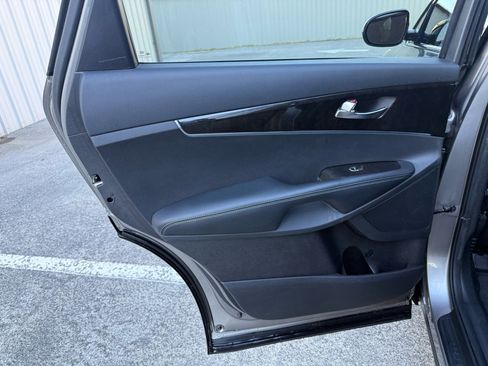 Used 2017 Kia Sorento L image 22