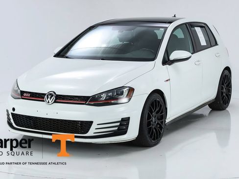 Used 2017 Volkswagen GTI SE FWD image 39
