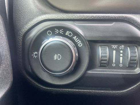 Used 2018 Jeep Wrangler Unlimited Sport S image 25