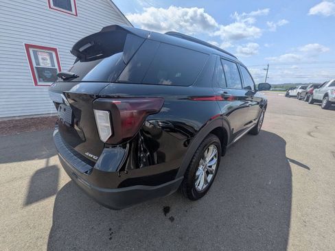 Used 2021 Ford Explorer XLT w/ Equipment Group 202A AWD/4WD image 3