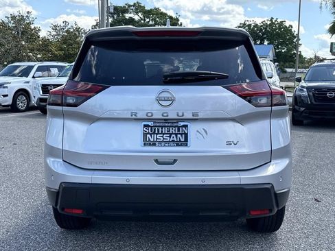 Certified 2024 Nissan Rogue SV FWD image 5