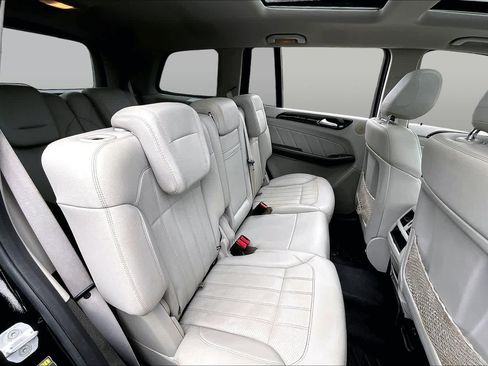 Used 2015 Mercedes-Benz GL 450 4MATIC image 21