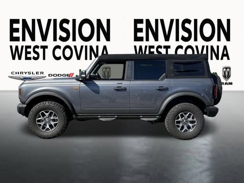 Used 2023 Ford Bronco Badlands image 6