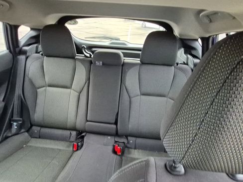 Used 2024 Subaru Crosstrek 2.0i Premium image 11