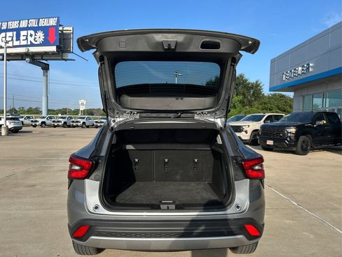 Used 2026 Chevrolet Trax LT FWD image 11
