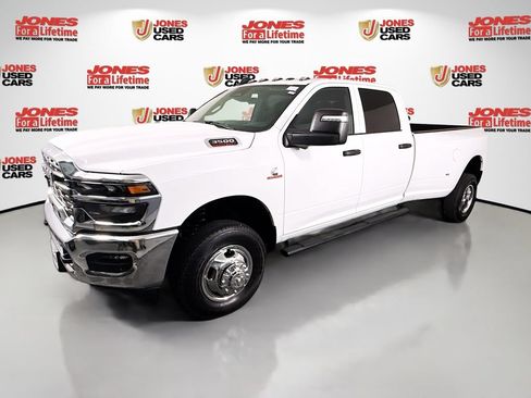 Used 2026 RAM 3500 Tradesman AWD/4WD image 13