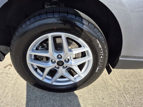 Certified 2024 Ford Edge SEL image 11