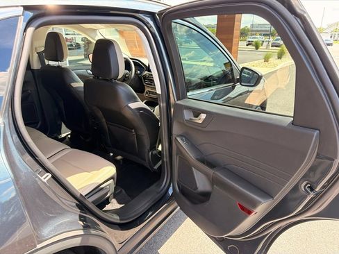 Used 2022 Ford Escape Titanium AWD/4WD image 15
