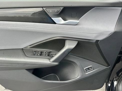 Certified 2025 Volkswagen Tiguan SE R-Line AWD/4WD image 21