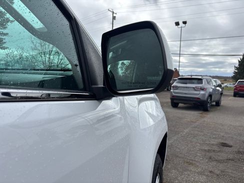 Used 2018 GMC Canyon SLE w/ SLE Convenience Package image 12