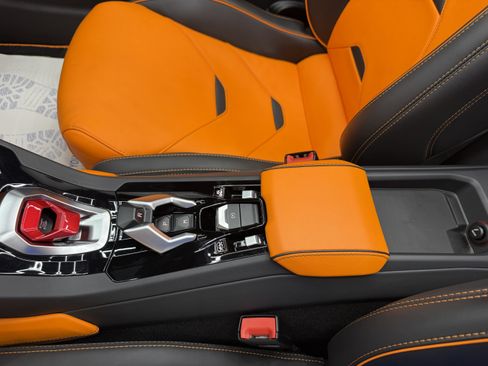 Used 2023 Lamborghini Huracan EVO RWD image 21