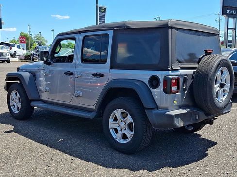 Used 2018 Jeep Wrangler Unlimited Sport S AWD/4WD image 4