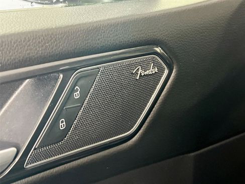 Used 2022 Volkswagen Tiguan SEL R-Line image 18