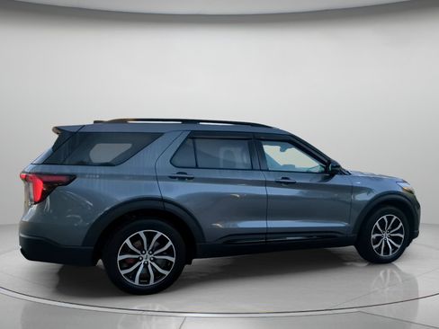 Used 2026 Ford Explorer ST-Line w/ ST-Line Street Pack RWD image 30