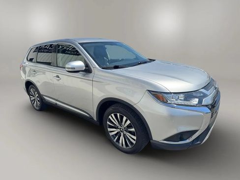 Used 2019 Mitsubishi Outlander SE FWD image 4