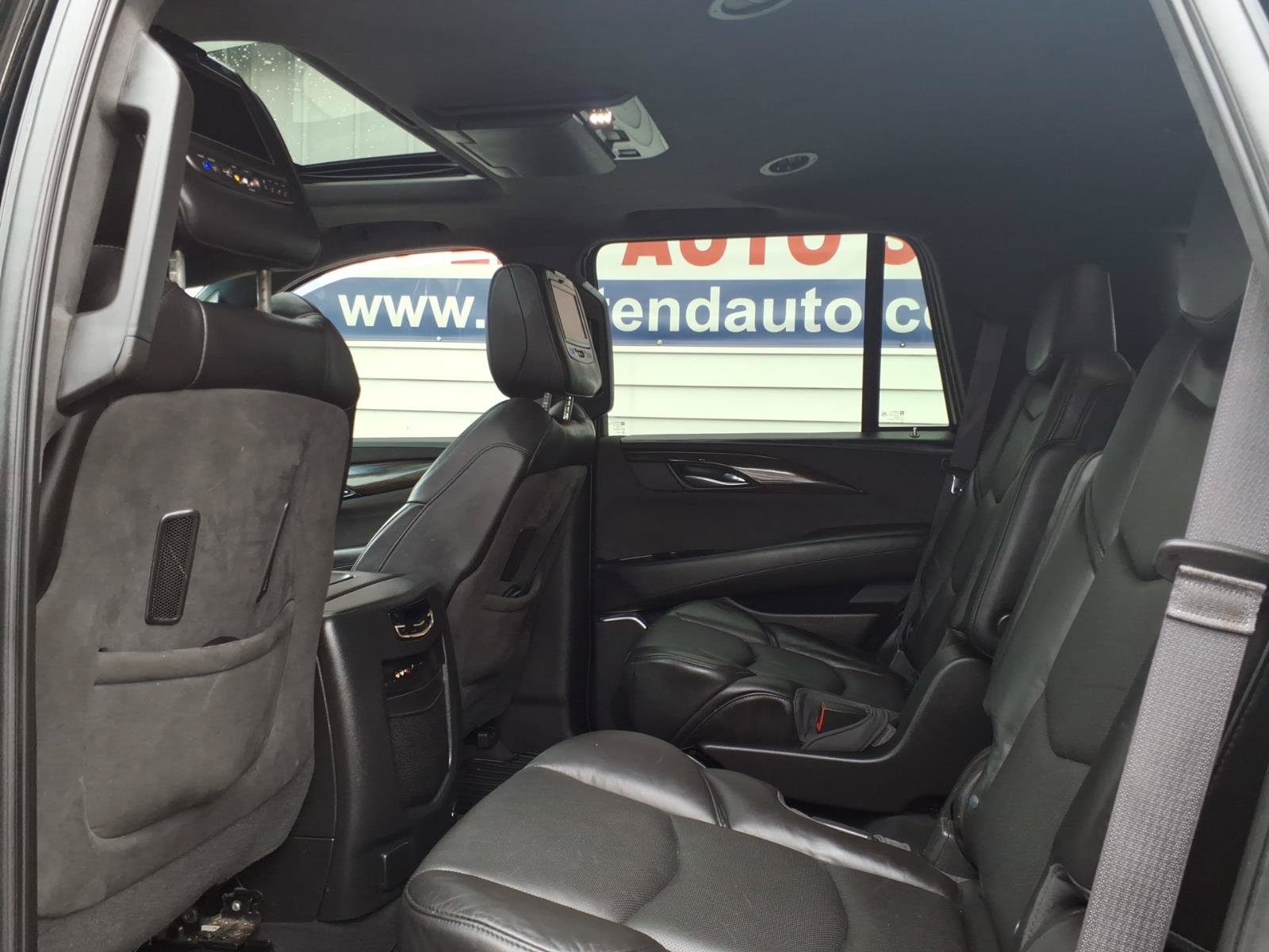 Used 2016 Cadillac Escalade Platinum AWD/4WD image 13
