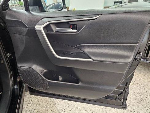 Used 2021 Toyota RAV4 XLE image 31