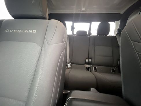 Used 2023 Jeep Gladiator Overland image 11