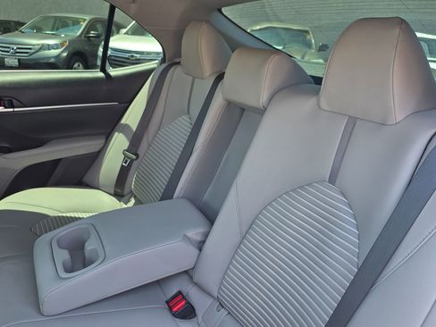 Used 2019 Toyota Camry SE w/ Carpet Mat Package FWD image 20