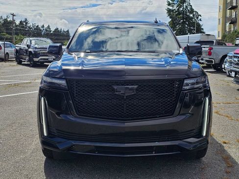 Used 2021 Cadillac Escalade Sport w/ Driver Assist Tech Package AWD/4WD image 3