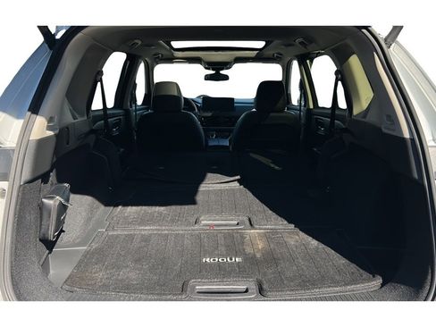 Used 2024 Nissan Rogue SL w/ SL Premium Package image 30
