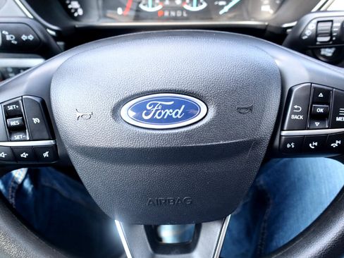 Used 2022 Ford Escape SE image 11