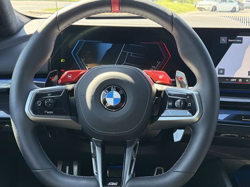 Used 2025 BMW M5 w/ Carbon Package AWD/4WD image 15