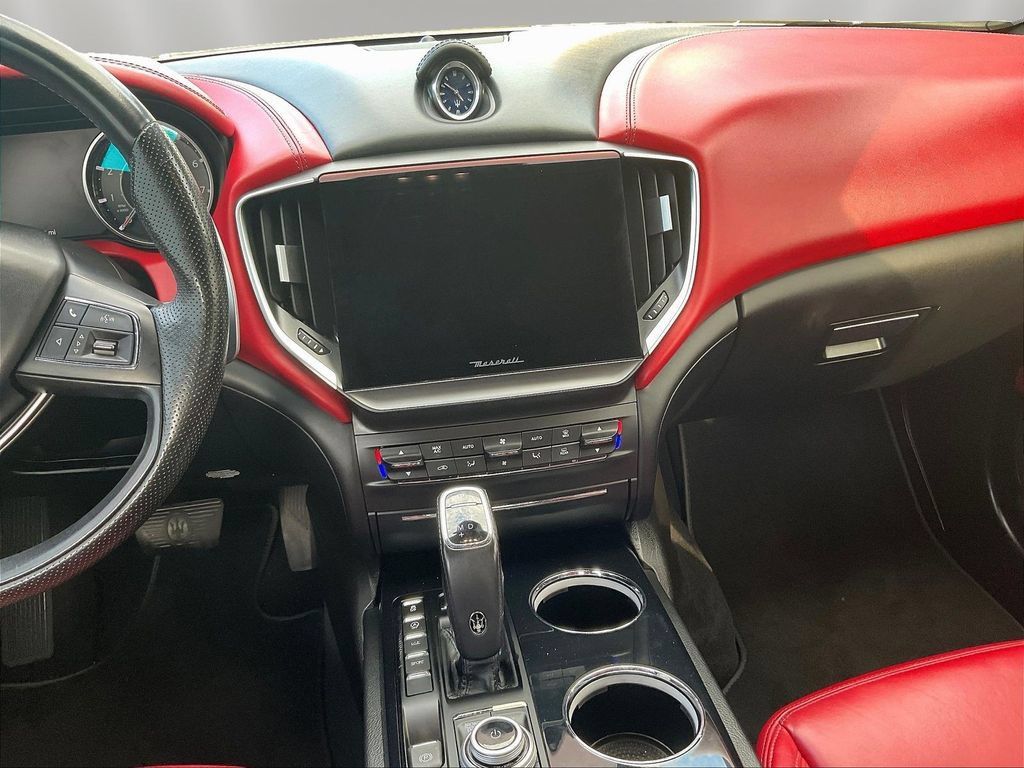 Used 2022 Maserati Ghibli Modena Q4 AWD/4WD image 9