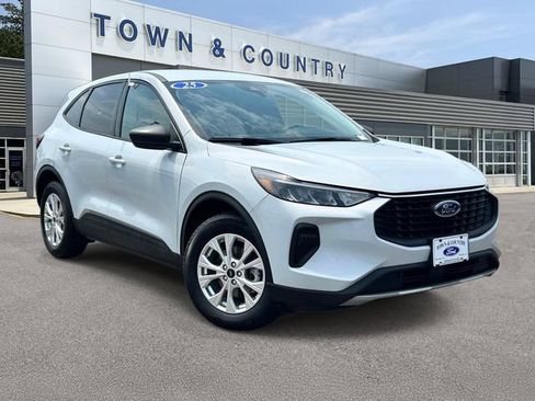Certified 2025 Ford Escape Active FWD image 1