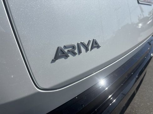 Used 2023 Nissan Ariya AWD image 8