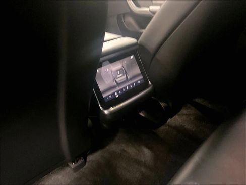 Used 2022 Tesla Model S image 27
