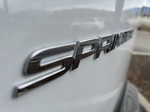 Used 2024 Mercedes-Benz Sprinter 4500 image 10