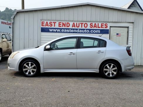 Used 2012 Nissan Sentra 2.0 SR w/ Special Edition Pkg FWD image 2