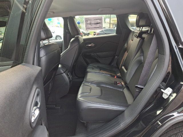 Used 2021 Jeep Cherokee Latitude Plus AWD/4WD image 10