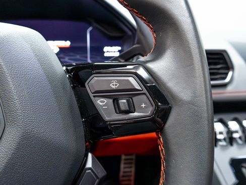 Used 2021 Lamborghini Huracan EVO RWD image 69