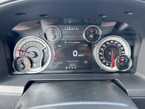 Used 2016 RAM 1500 Laramie w/ Convenience Group AWD/4WD image 12