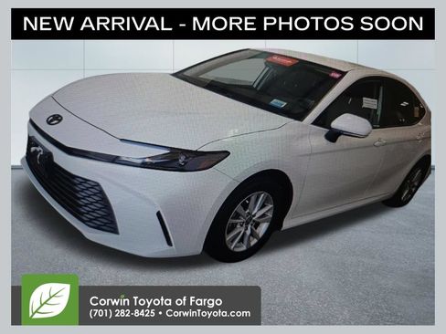 Used 2025 Toyota Camry LE FWD image 1