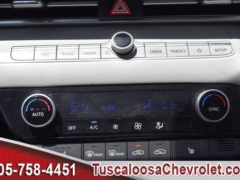 Used 2024 Hyundai Elantra Limited FWD image 39
